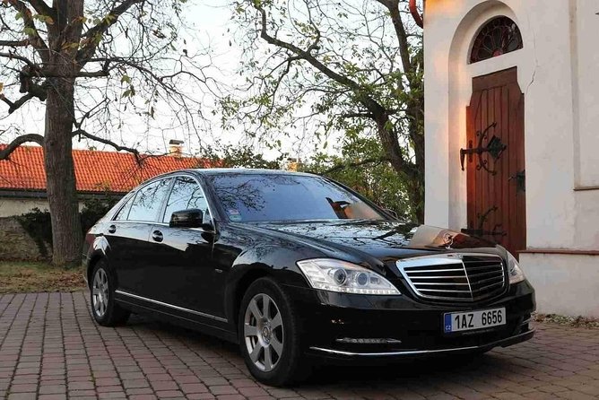 1-way Prague to Vilshofen private transfer - up to 7 passengers - Views While You Roll: Why the Window Time Matters on This Route