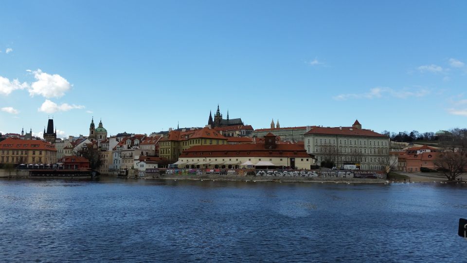 3-Hour Prague Castle & Interiors Tour - The Coach Ride Up: Time-Saving Comfort on Castle Hill
