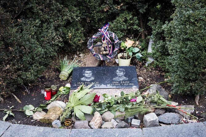 Back to Communism Walking Tour - Stop 3: Narodni třída’s Hands Memorial and the Velvet Revolution