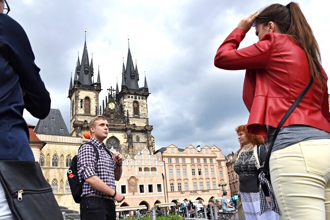 Best of Prague: Private City Walking Tour, Boat Cruise, and Typical Czech Lunch - Czech lunch in a traditional pub (and why it’s timed well)