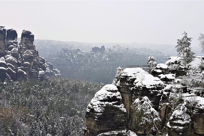 Bohemian and Saxon Switzerland All inclusive trip - Winter Tour - Pravcicka brána and Sokoli hnizdo: the 2km winter hike with payoff