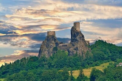 Bohemian Paradise and the Trosky castle tour - Hrad Trosky towers: the climb that turns into a viewpoint day