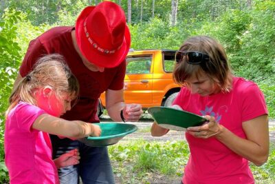 Countryside, Czech Garnet Panning, Farm,Lunch&Beer 4WD Adventure - Getting picked up: timing, meeting point, and what private really changes