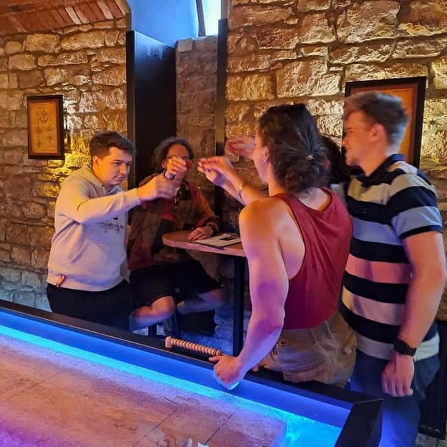 Crew Bar Prague: Open bar, ping pong or shuffleboard game - Key points I’d bet on