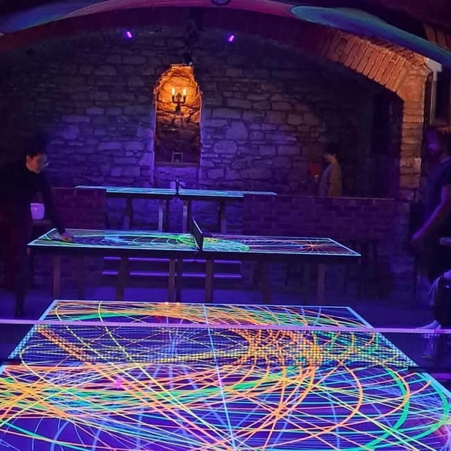 Crew Bar Prague: Open bar, ping pong or shuffleboard game - Crew Bar Prague in one glance: UV ping pong + open bar in central Prague