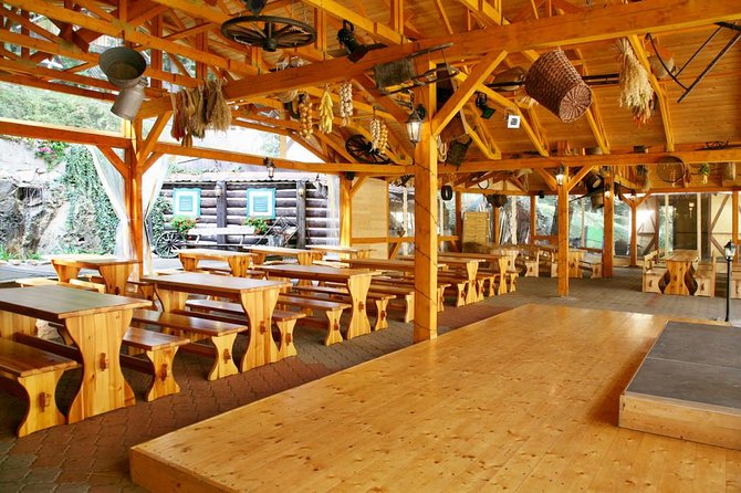 Czech Folklore Show with dinner and transfer - Alcohol, Atmosphere, and Seating: How to Get the Best Experience