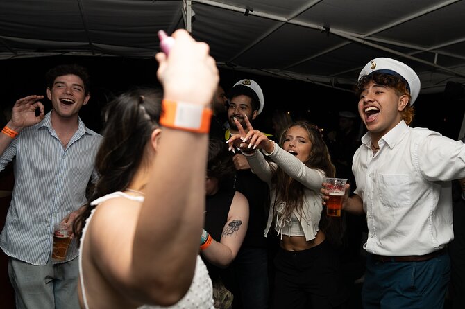 Drunken Monkey Prague Boat Party w/ 2hr Open Bar, DJ & Club Entry - Timing, Rules, and the 10pm Reality in Prague