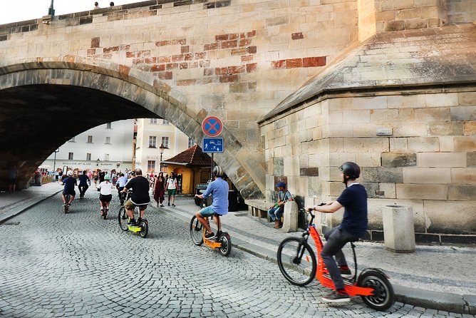 E-Bike, E-Scooter Viewpoint Fun Tour - Prague Castle: main gate photos, outside viewing, and what’s not guaranteed