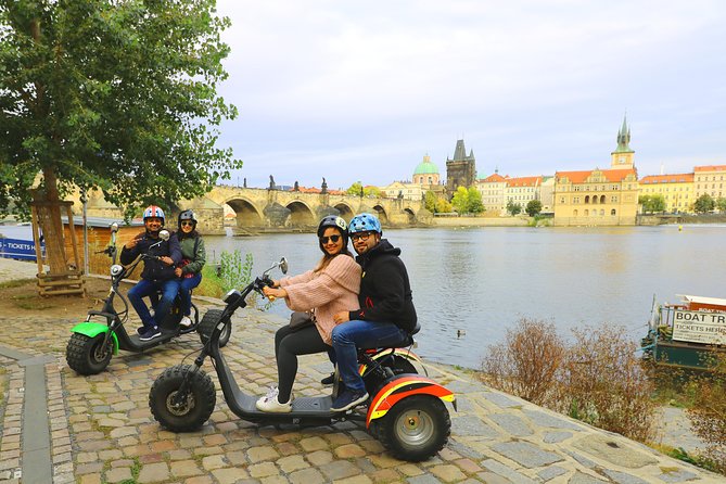 E-Bike, E-Scooter Viewpoint Fun Tour - How the ride feels: pacing, group size, and guides like Sebastian and Nick