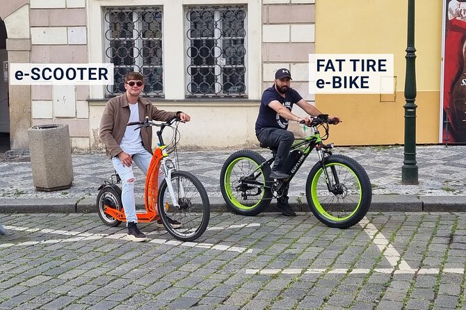 E-Bike, E-Scooter Viewpoint Fun Tour - The fast route: Lennonova zeď, Charles Bridge, and the river-famous views
