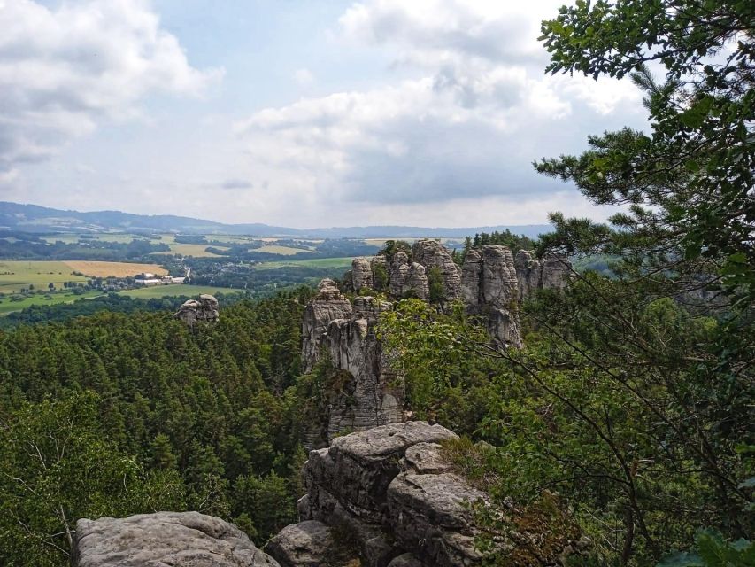 From Prague: Full-Day Bohemian Paradise Guided Hiking Trip - Hlavatice lookout to Valdštejn Castle: start with views, not strain
