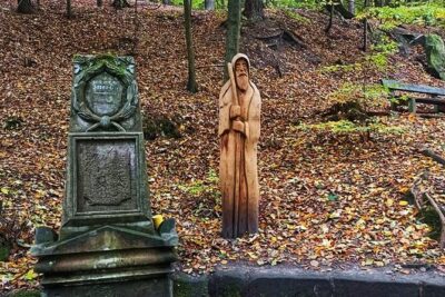 Full-Day Hiking in Bohemian Paradise: Hrubá Skála near Prague - Getting to Český ráj by Train (and why the early start helps)