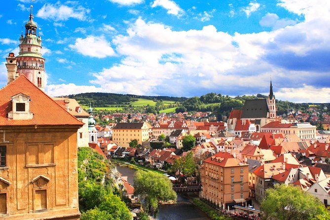 Full-Day Trip to Český Krumlov from Prague - From the Bus Window to the Town Gates: Getting Oriented in Český Krumlov
