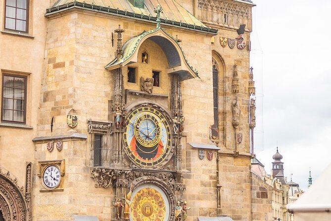 Highlights of Prague with a Funny and Local Guide - Start at Náměstí Republiky and choose how you’ll meet