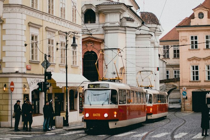 Historic Highlights Walking Tour from Prague - Old Town Hall and the Astronomical Clock: What to Watch For