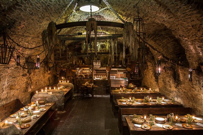 Historical Fantasy Show - The 3-hour rhythm: how the dinner and show fit together