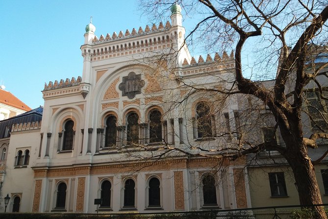 Jewish Prague Walking Tour - Synagogue visits: what you’ll get (and what you might miss)