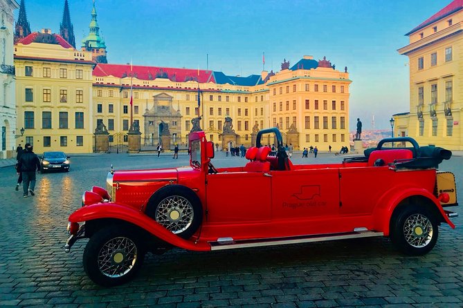Kutná Hora Medieval Town in Vintage Cabrio car - Getting comfortable in an older car (and making the most of the ride)