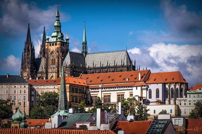 LUXURY Personal Tour of Prague with PERSONAL PRAGUE GUIDE - St. Vitus Cathedral: Gothic interiors in focused time