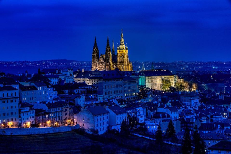 Night tour: Dark Side of Prague with Craft Beer - How the 150 Minutes Flow: Stories First, Then Beer