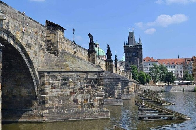 One Hour Boat Tour on Vltava River - Commentary and the Onboard Bar: Make It a Mini Break