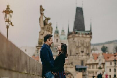 photoshoot in prague - Staromestske namesti: the kind of classic Prague you can photograph fast