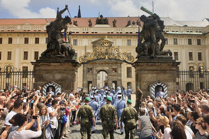 Prague: 1-Hour Castle Tour With Fast-GET Admission Ticket - St. Vitus Cathedral, St. George’s Basilica, and Golden Lane