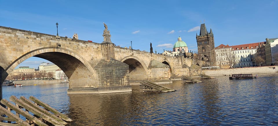 Prague: 2-Hour Historic Boat Cruise with Delicious Lunch - Locks (sluser): cool engineering, sometimes slower pacing