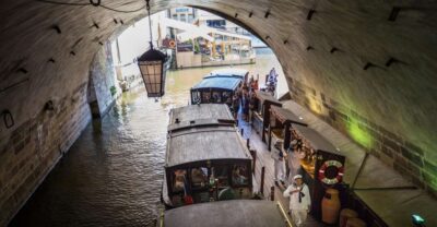Prague: 3–Hour Castle Grounds Walking Tour and River Cruise - Finding the meeting point near Týnská Street (no confusion stress)