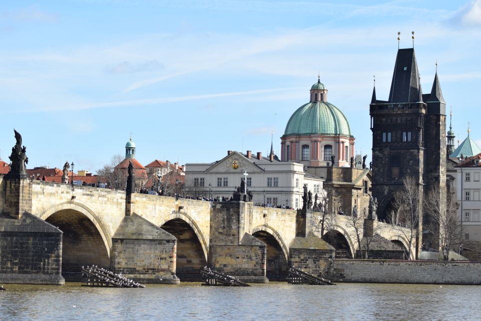Prague: 3-hour Evening River Cruise with Dinner - Should You Book This Prague Dinner Cruise?