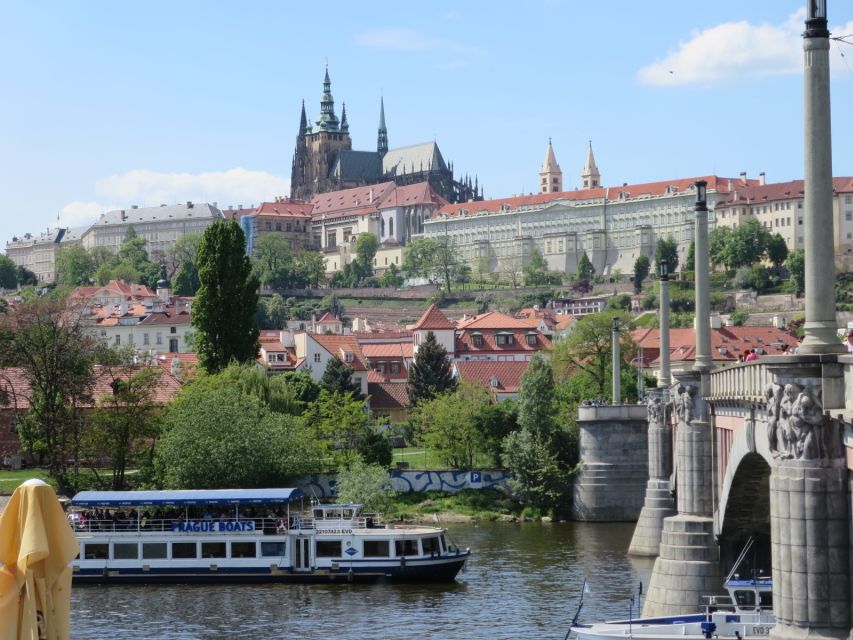 Prague: 3-hour Evening River Cruise with Dinner - Who This Cruise Is Best For (and Who Should Skip It)