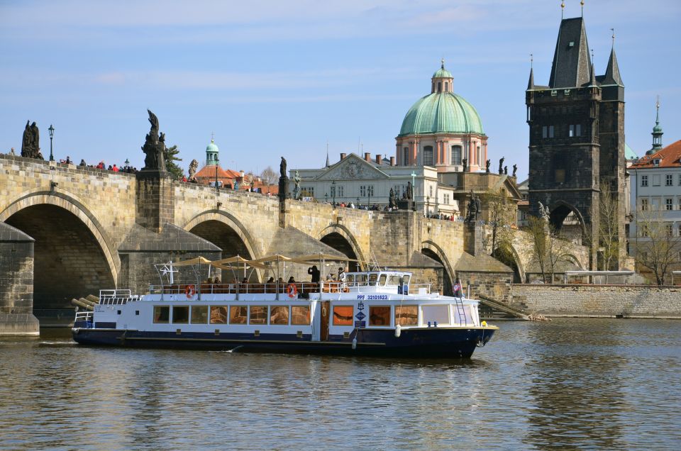 Prague: 3-hour Evening River Cruise with Dinner - Practical Things to Bring and Expect