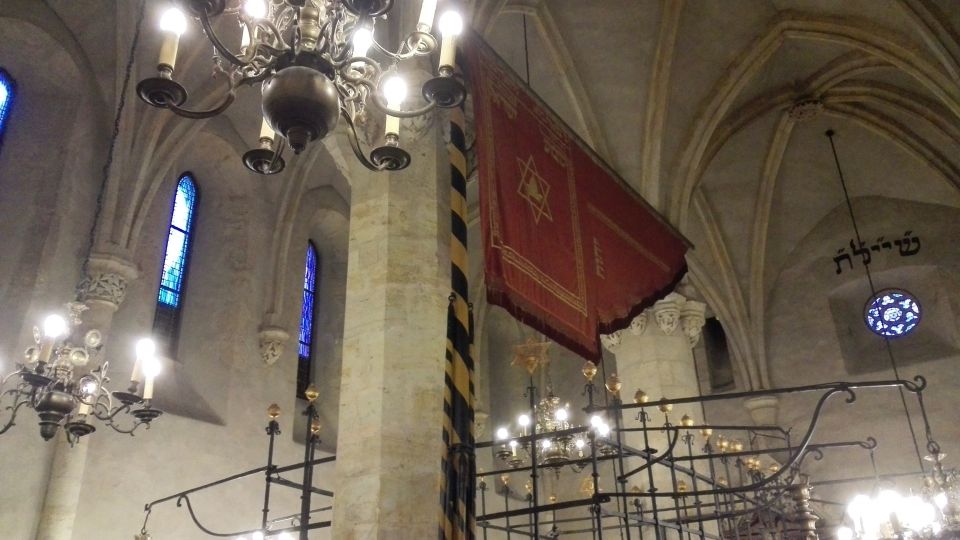 Prague: 3-Hour Private Jewish Quarter Tour - Synagogue circuit: Old-New, Pinkas, Klausen, Spanish, and Maisel