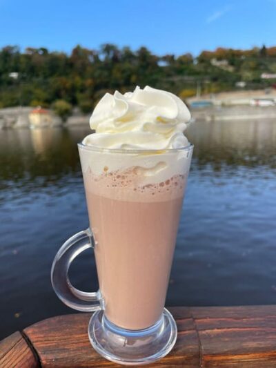 Prague: Advent Boat Cruise with Sweets and Hot Drinks - Should you book this Prague Advent boat cruise?