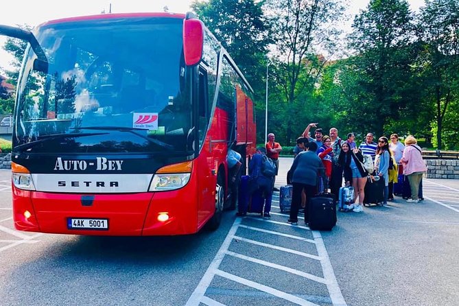 PRAGUE AIRPORT - CITY TRANSFERS in Spanish - Cómo es la entrega: del aeropuerto a tu hotel (en el centro)