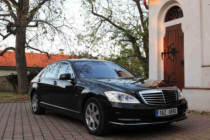 Prague airport luxury transfer by a Mercedes Benz S class - Where this fits in your Prague trip (and how to pair it with sightseeing)