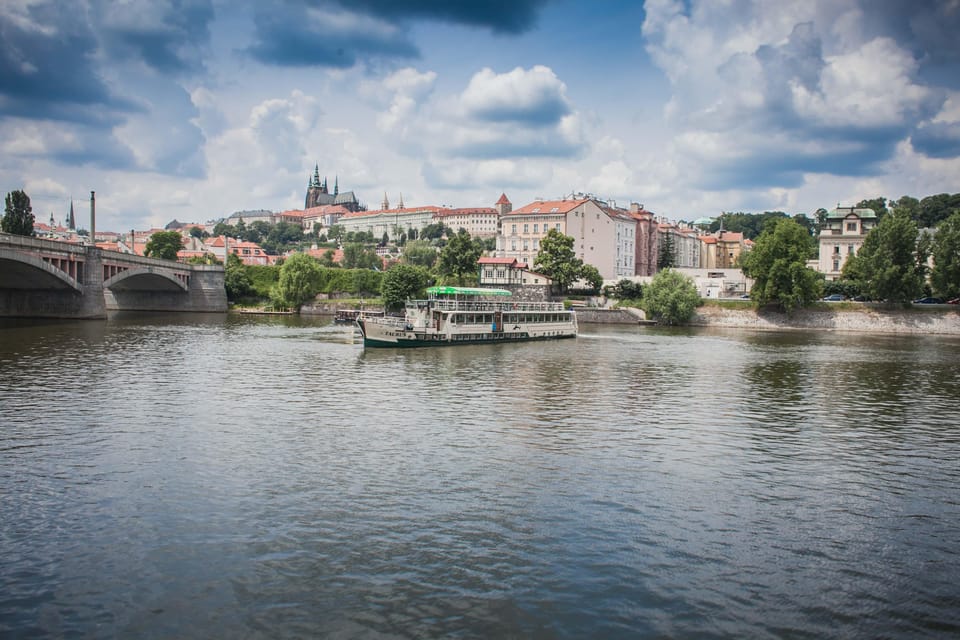 Prague: An unforgettable 2-hour cruise on the Vltava River. - Onboard Experience: Wi‑Fi, the Bar Menu, and the One Issue I’d Plan for