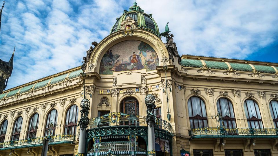Prague Audioguide - TravelMate app for your smartphone - Your self-guided Prague route: 34 audio pieces across classic sights