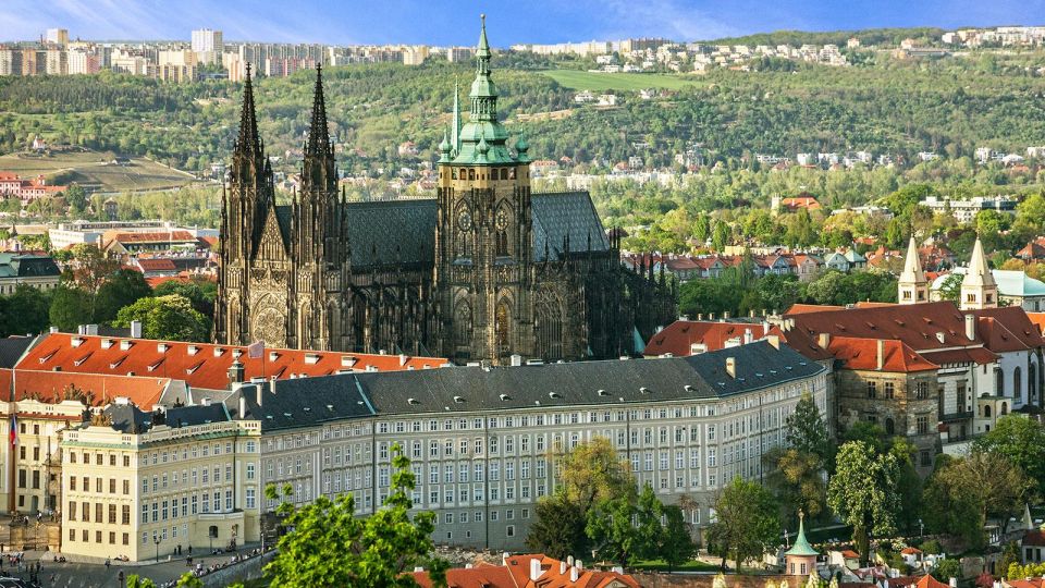 Prague Audioguide - TravelMate app for your smartphone - Who should choose this TravelMate Prague audioguide app?