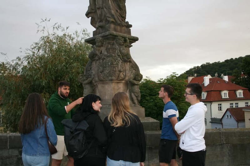 Prague Beer History: Highlights Tour with Tasting - The 10-minute break at Uhelný trh: small pause, bigger payoff