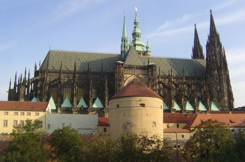Prague: Castle and Lesser Town Walking Tour with Local Guide - Parks, gardens, and the photo stops that actually make sense