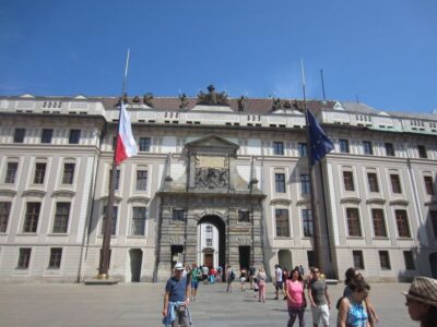 Prague: Castle and Lesser Town Walking Tour with Local Guide - Lesser Town’s lanes, Kampa Island, and the calm side of Prague