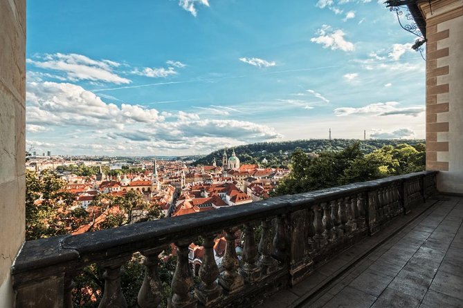 Prague Castle and Lobkowicz Palace entrance tickets - Stop 2: Prague Castle churches—how St. Vitus and St. George fit in