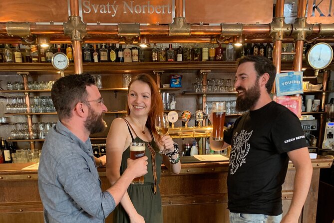 Prague Castle and Pubs Tour with Drinks Included - Stop-by-Stop Breakdown: Malostranské náměstí to Mala Strana