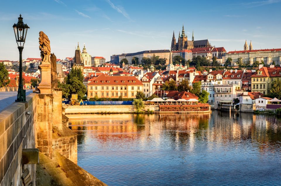 Prague Castle and St. Vitus Cathedral Private Walking Tour - Old Royal Palace and Vladislav Hall: the king’s event space