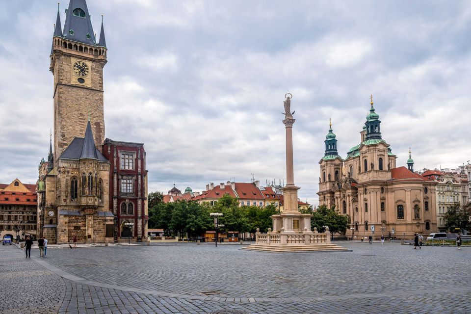 Prague: Castle, National Museum & Town Hall Tickets & Audio - Key points at a glance