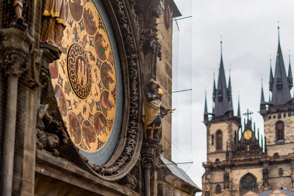 Prague: Castle, National Museum & Town Hall Tickets & Audio - Prague Castle Circuit B: Royal Power, Stained Glass, and Golden Lane’s Mood