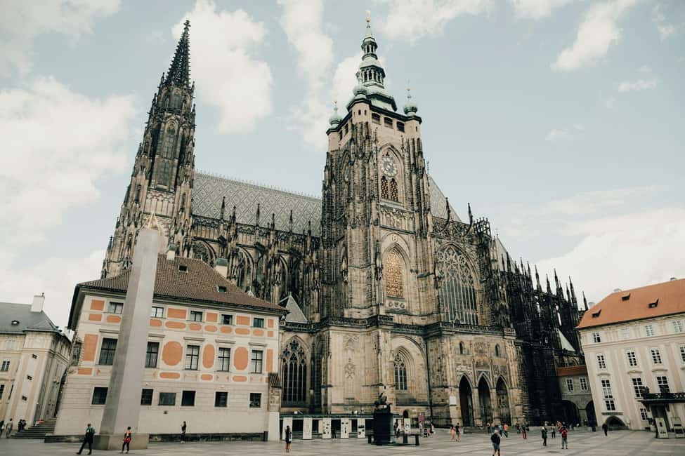 Prague Castle St. Vitus Cathedral, Royal Palace, St. George's Basilica - Booking Logic: Timing, Tickets, and a Smooth Day