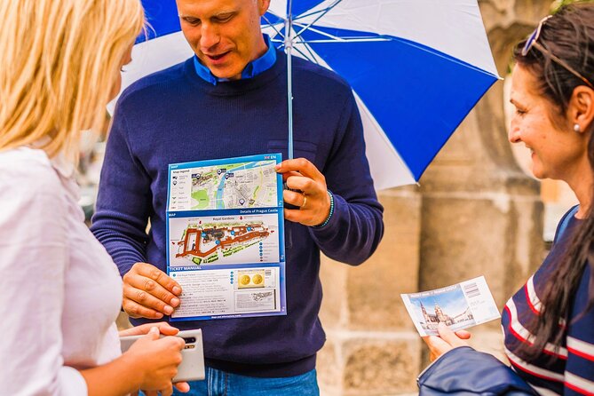 Prague Castle Ticket Including Audio Guide & 15min introduction - St. Vitus Cathedral: plan for time and patience