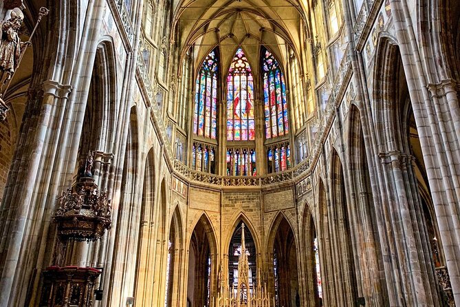 Prague Castle Walking Tour (Tip-based tour) - Old Royal Palace and the Second Prague Defenestration story